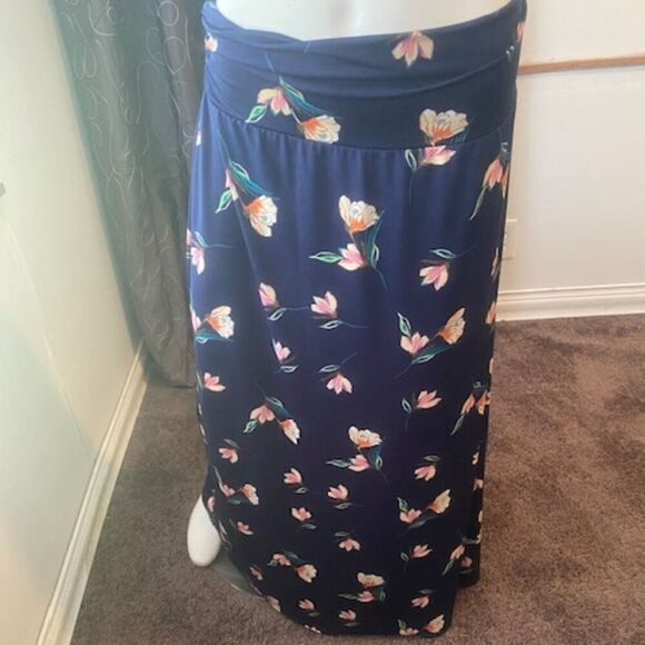 Gilli Navy Blue Floral High waist skirt, size 1X - Picture 1 of 3